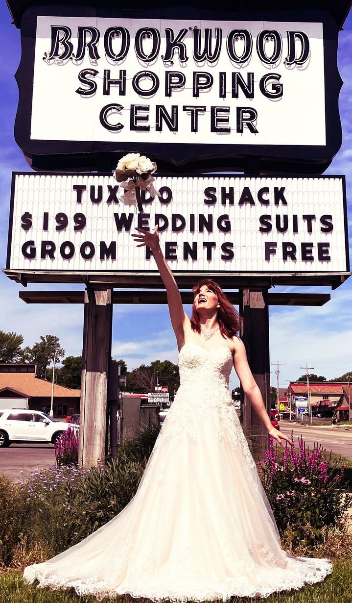 Topeka Kansas wedding store, tuxedo rental, in Shawnee Kansas at Brookwood shopping center on 29th street and Oakley avenue.