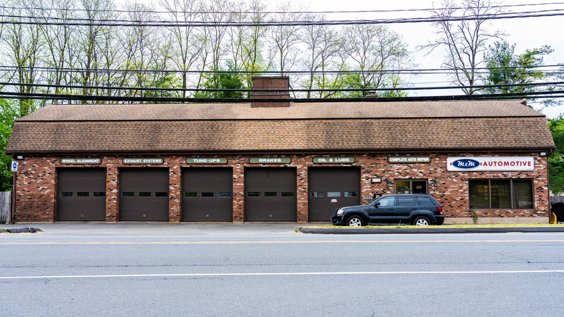 Simsbury, CT Shop Building Image | M&M Auto Group 