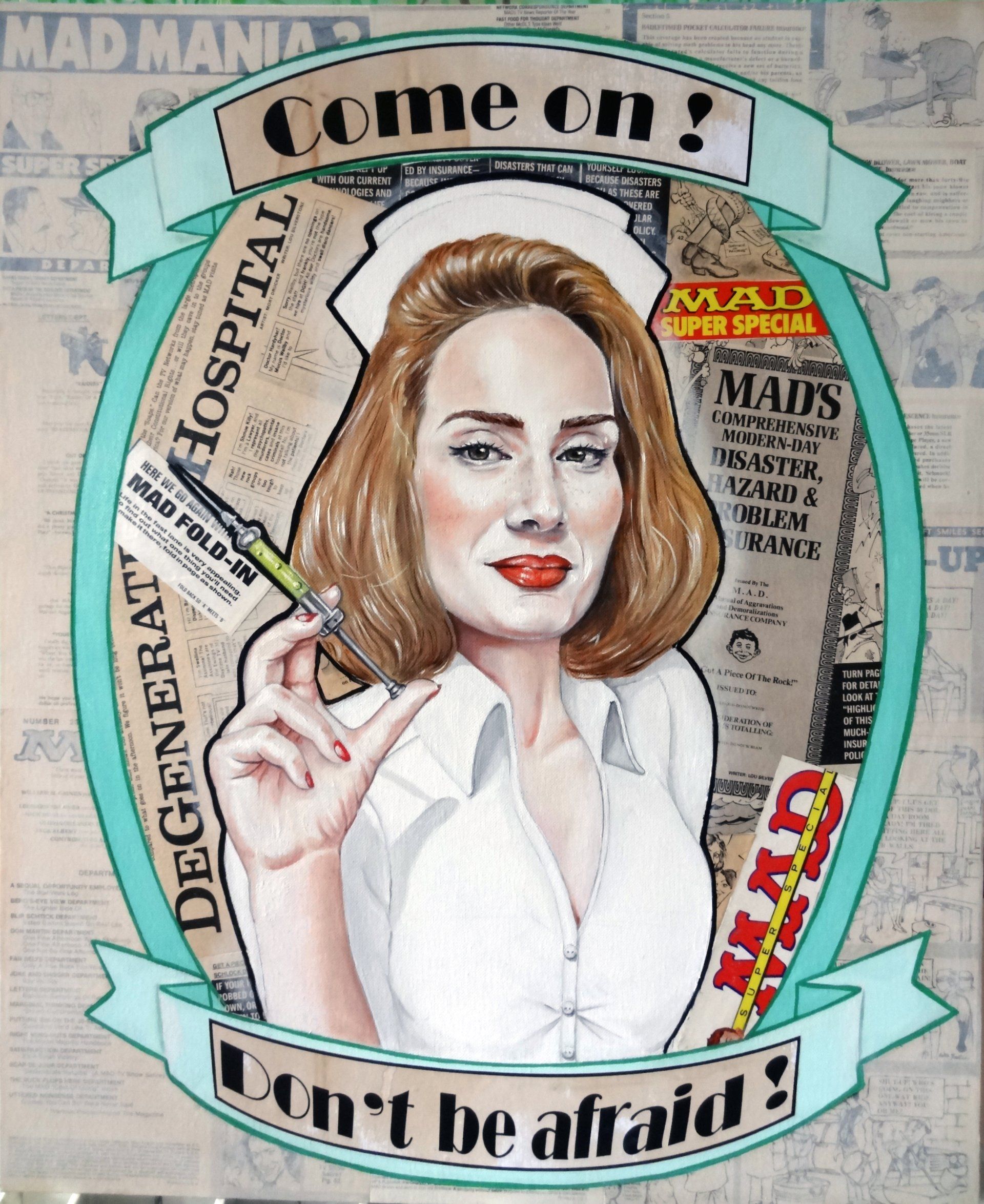 infirmière prête à vacciner , tenant une seringue à la main