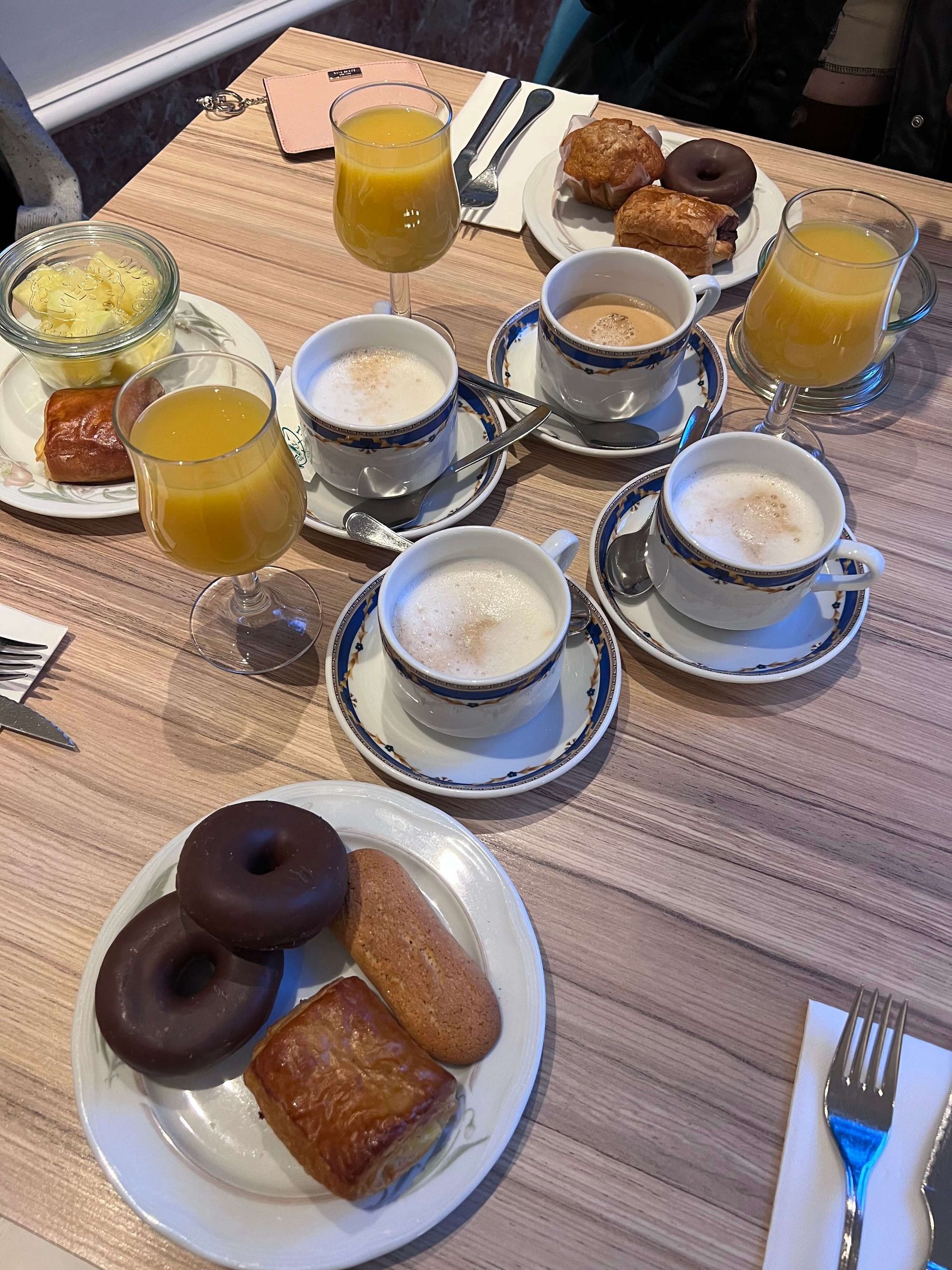 Breakfast foods and drinks on a table