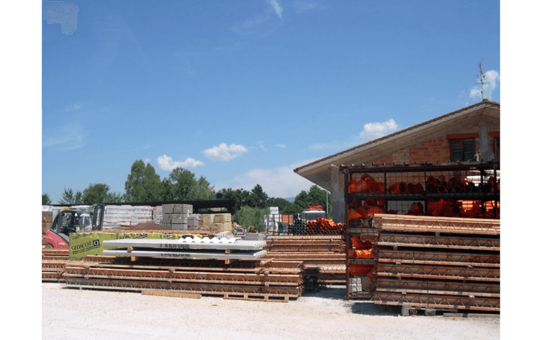 magazzino di una impresa edile