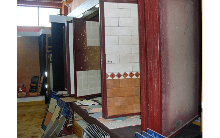 campionario di piastrelle per interni