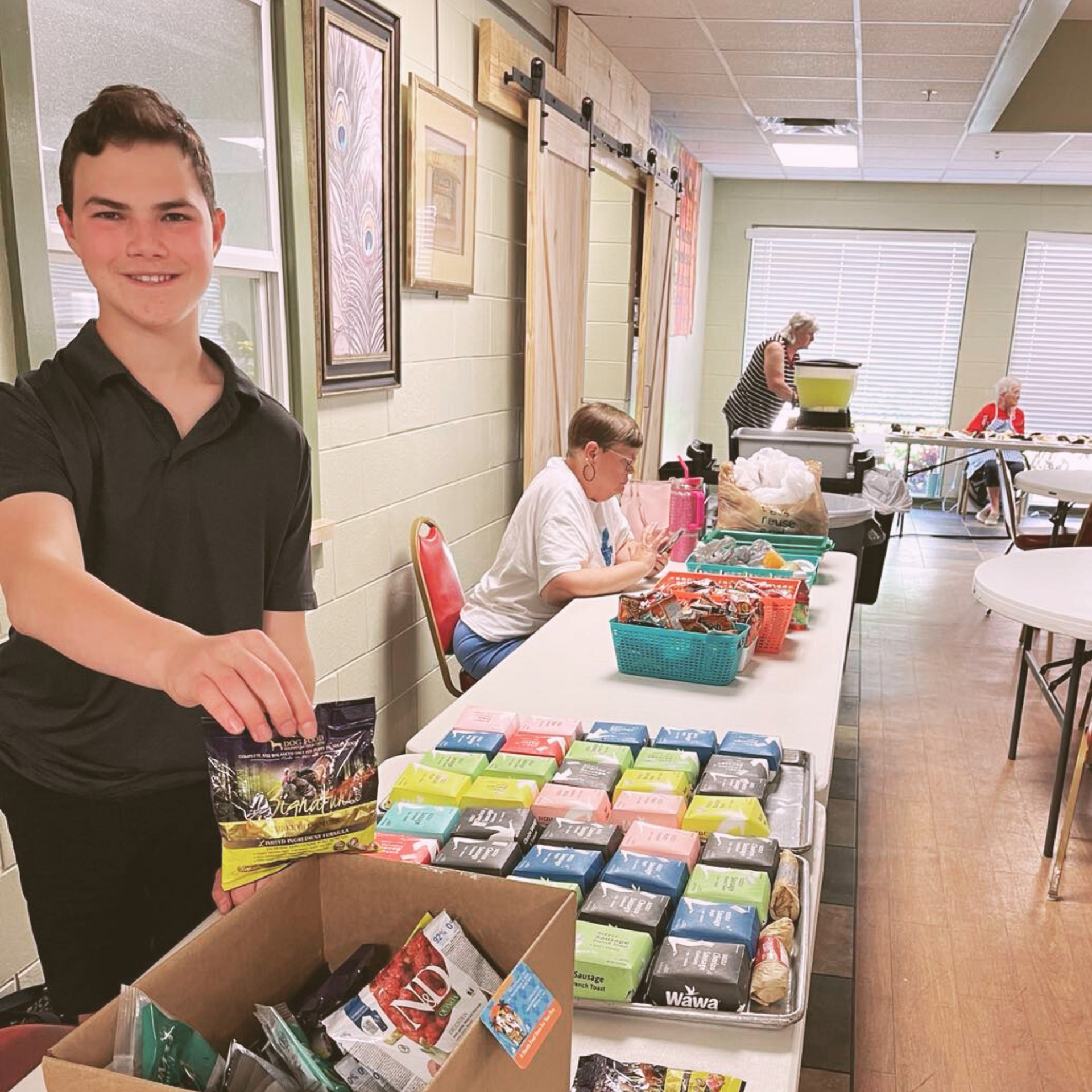 Teen Volunteer at Colors of Hunger outreach dinner