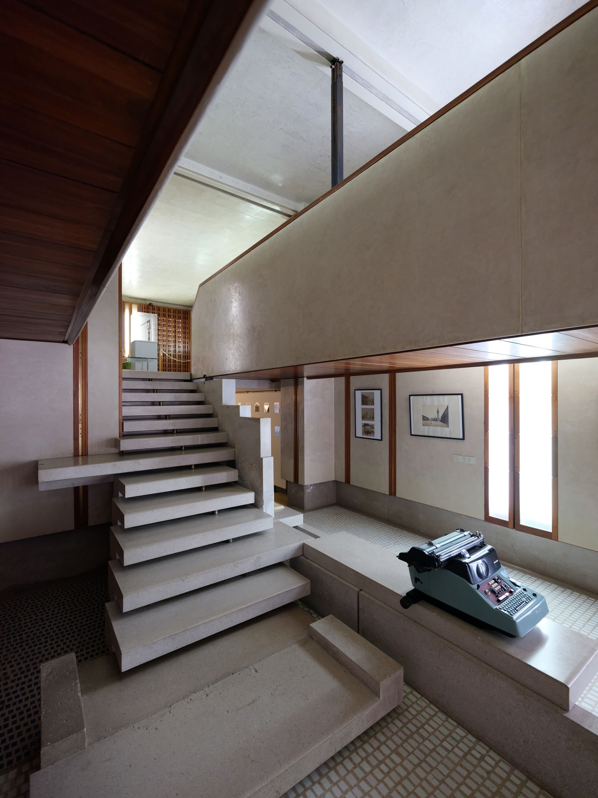 Carlo Scarpa Olivetti Showroom Venice