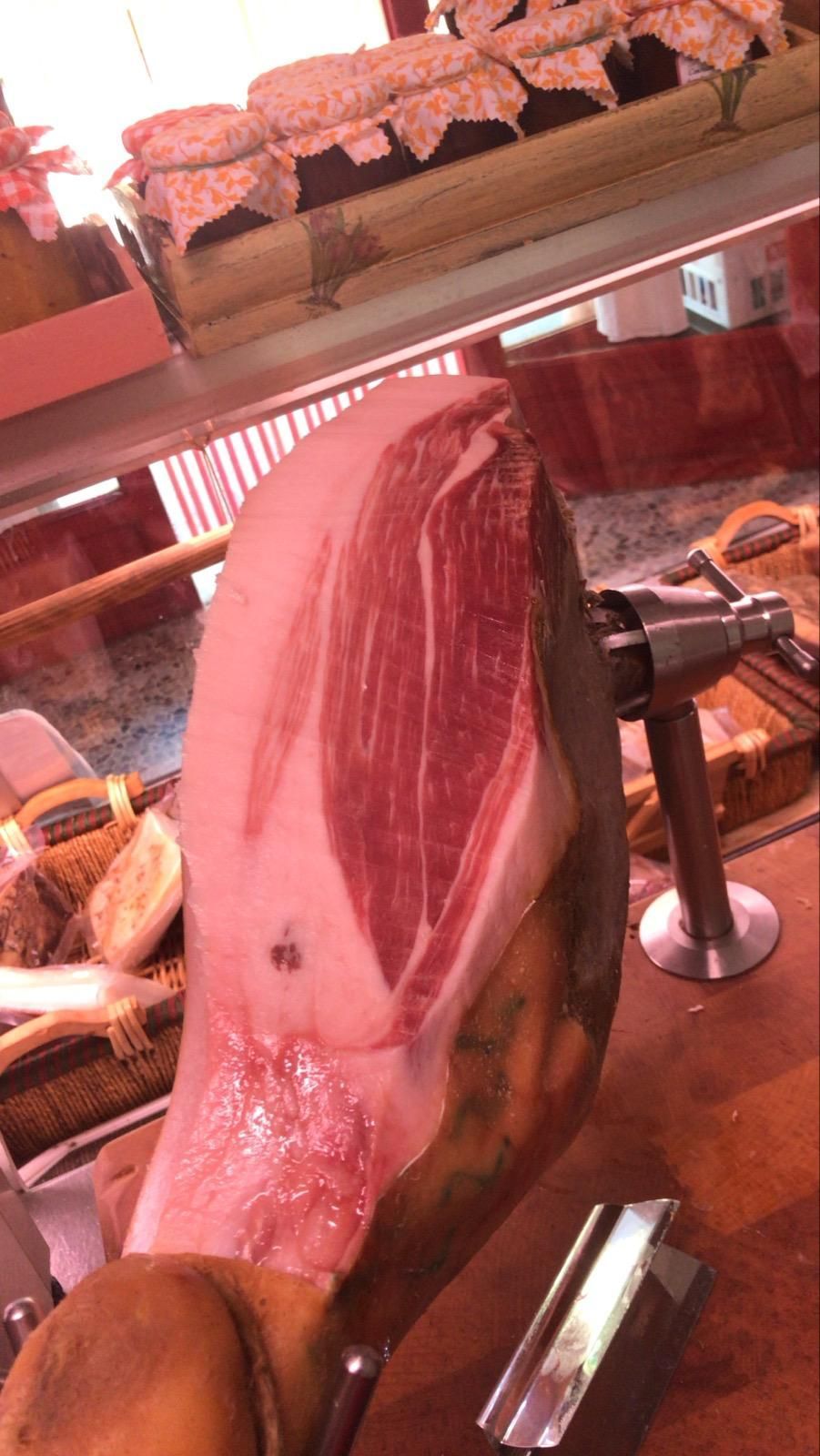 Prosciutto Azienda Agraria Pizzi