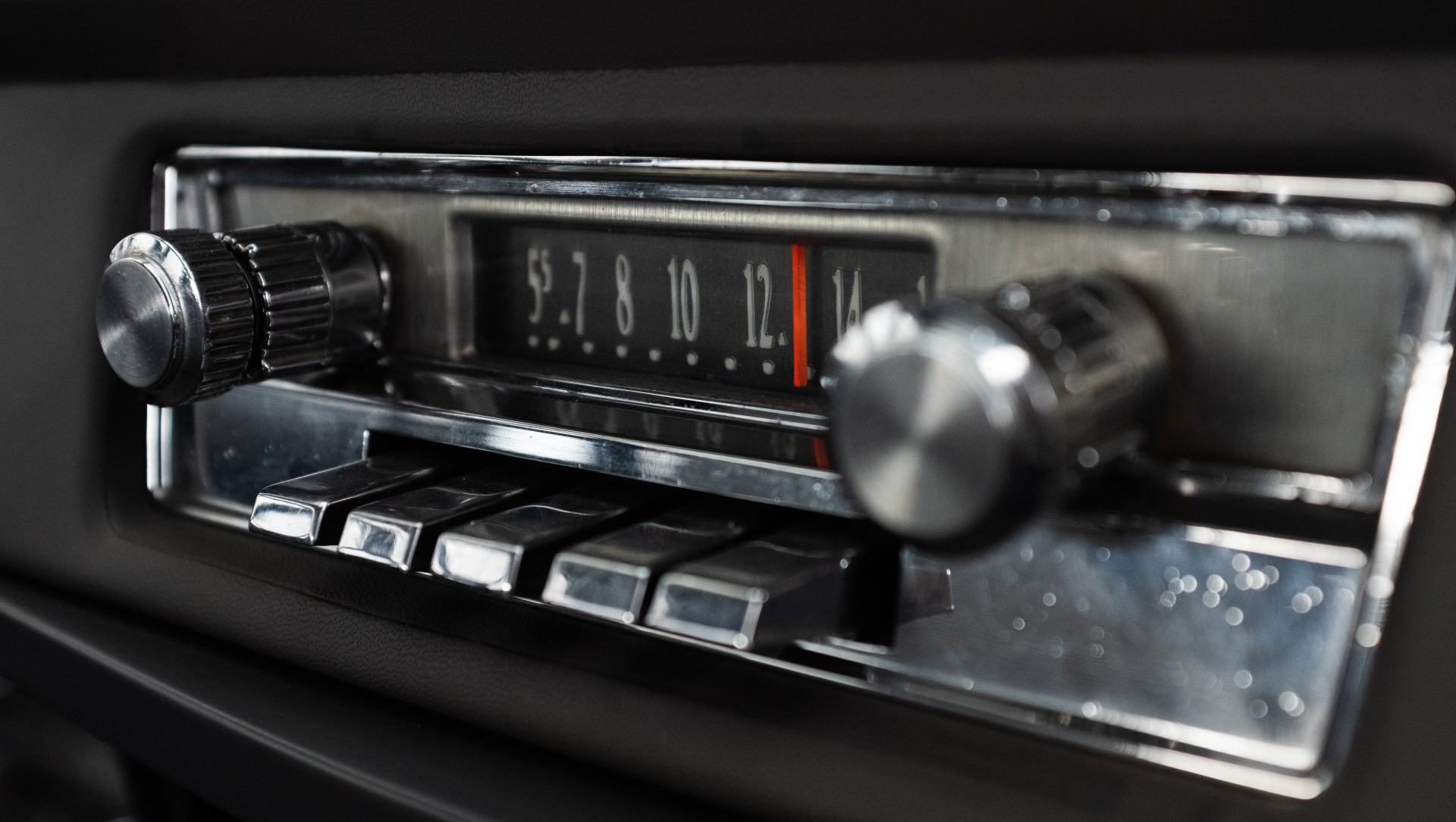 AM, FM, Digital, and Online Radio Station: What are the Key Differences?