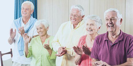 Anziani sorridenti alla casa di riposo di Cobucci Maria Marinella in Baranello