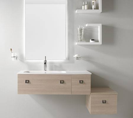 bagno moderno in legno chiaro