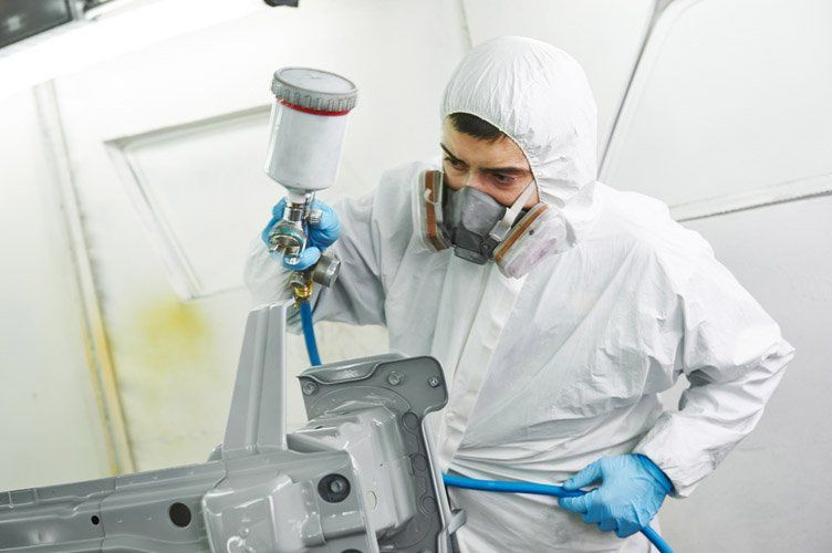 verniciatura di particolari metallici