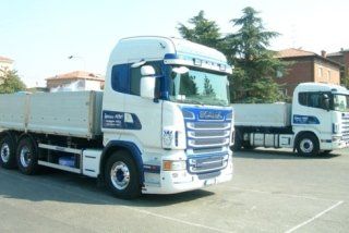 rimorchio per trasporto merci su strada