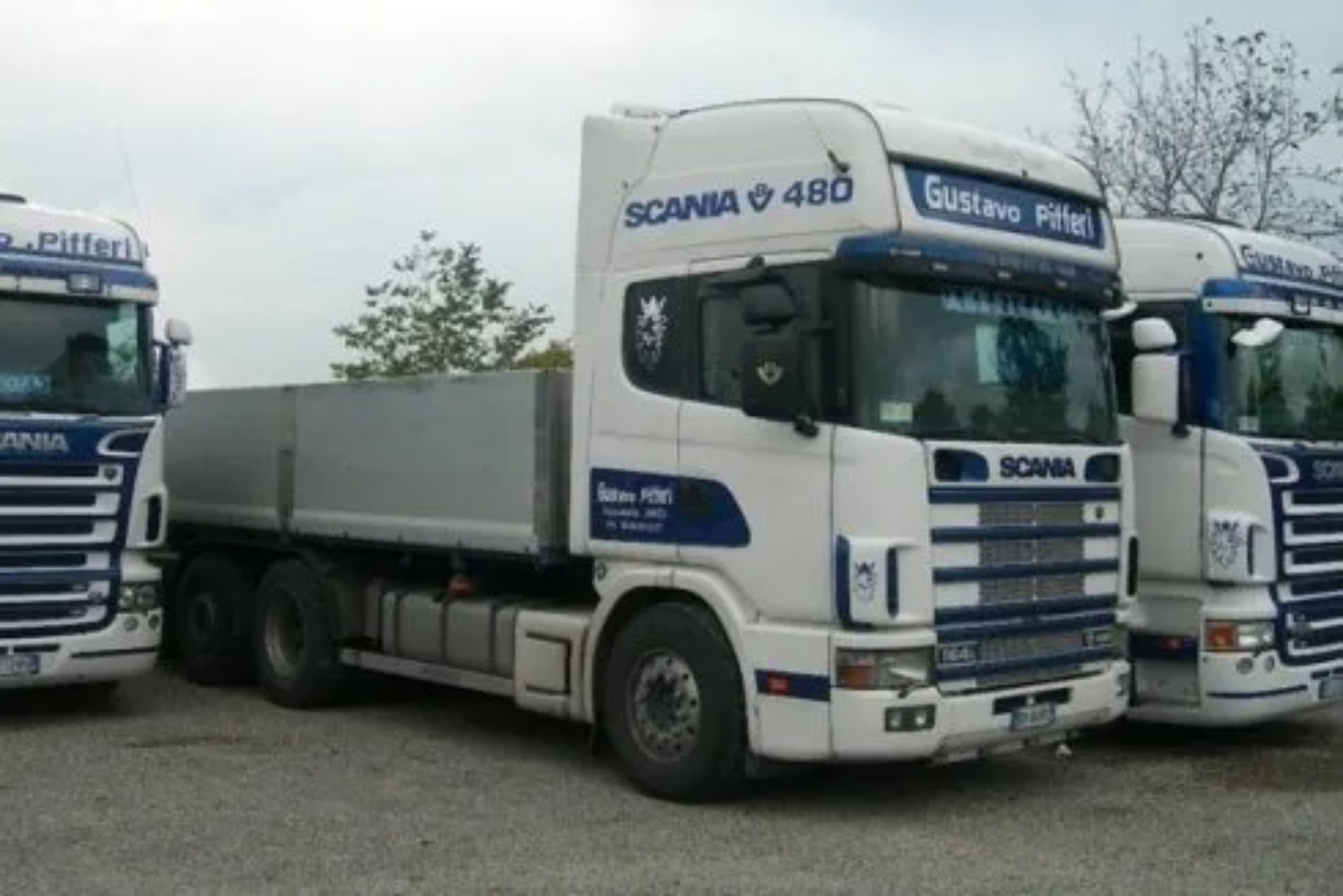 camion per movimentazione merci