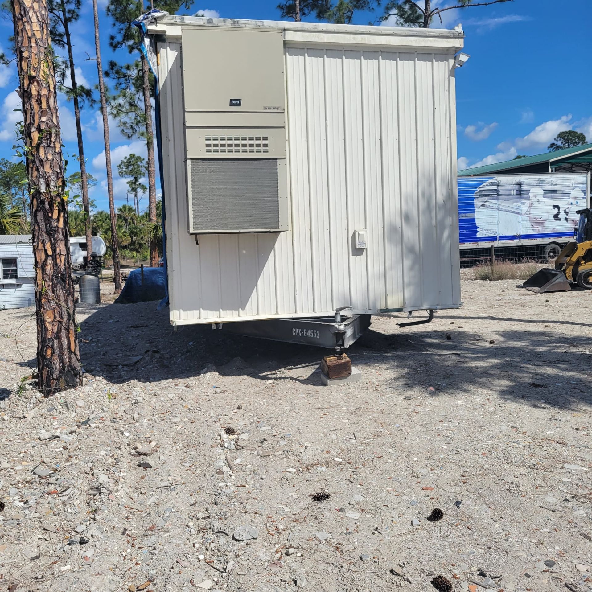 White Trailer | Naples, FL | Iron Ranch Containers, Inc.