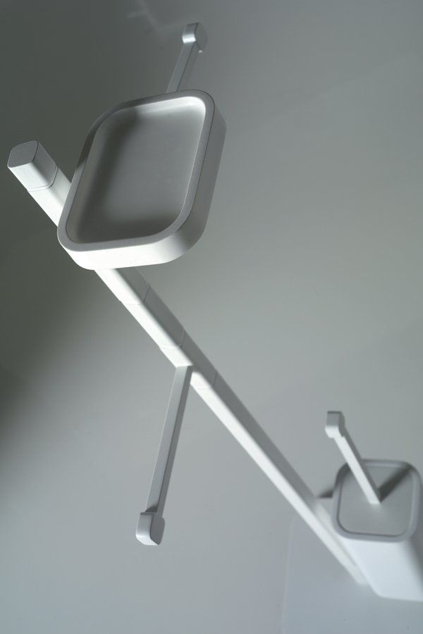 appendiabiti per il bagno Caos