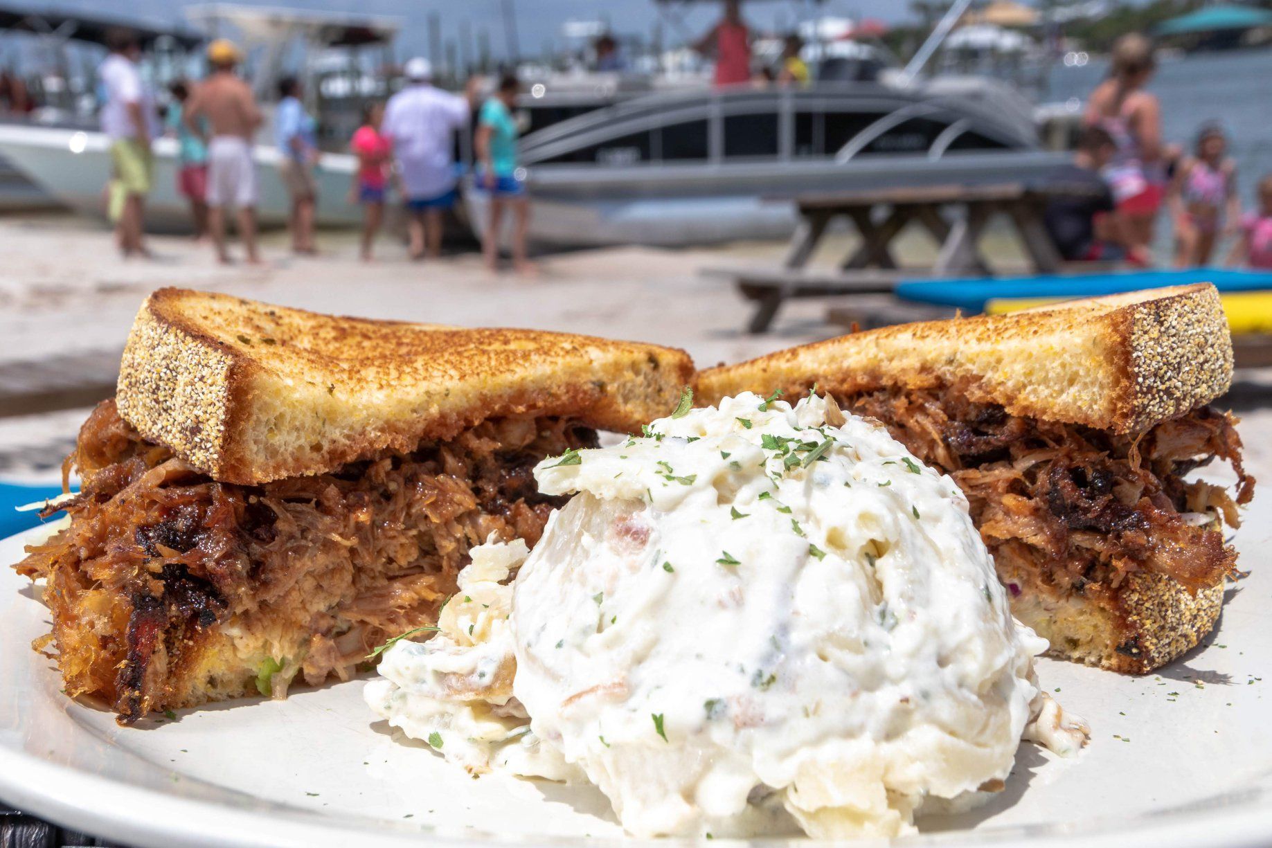 restaurants at the flora bama