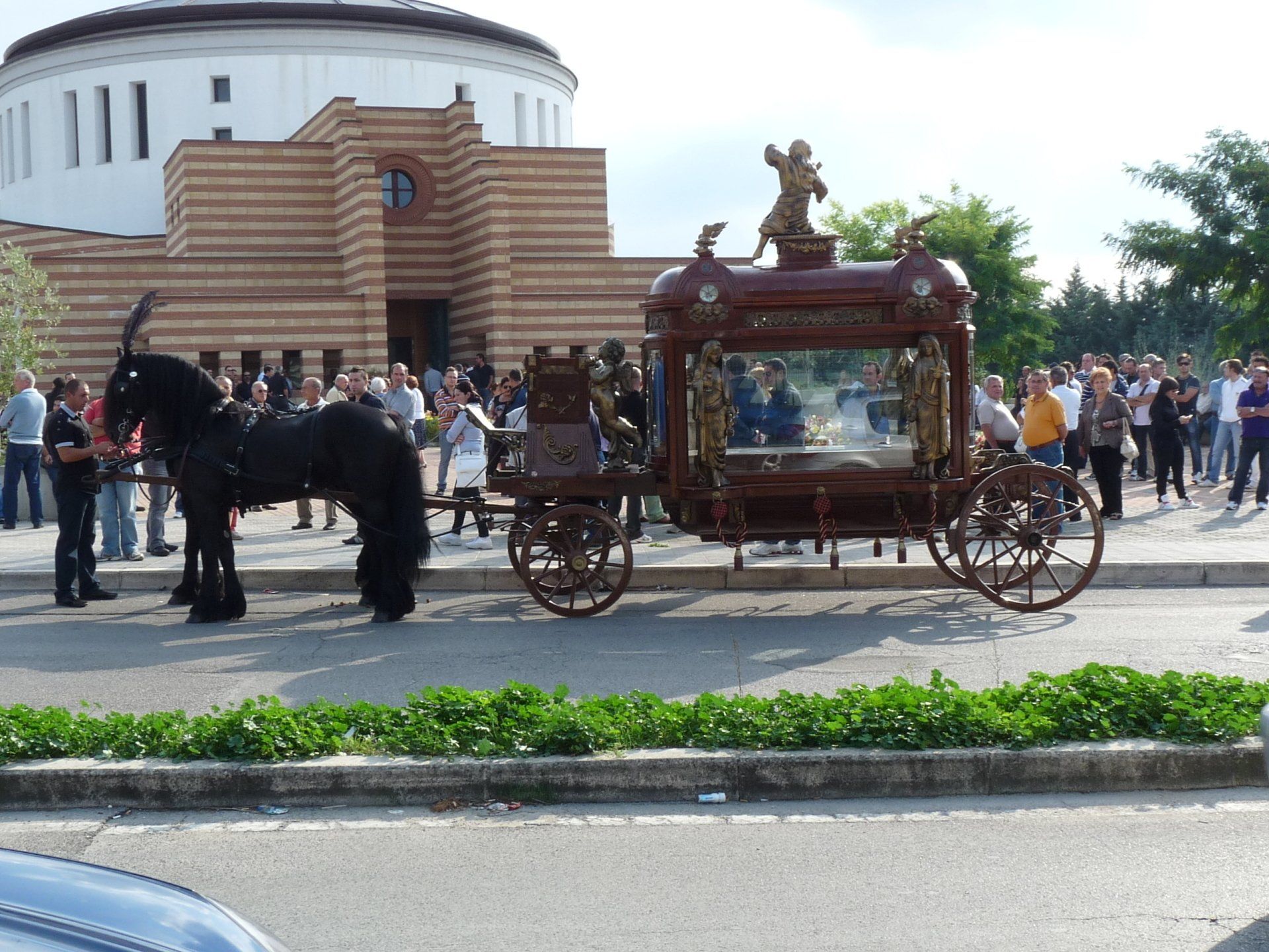carrozza per funerali a Matera