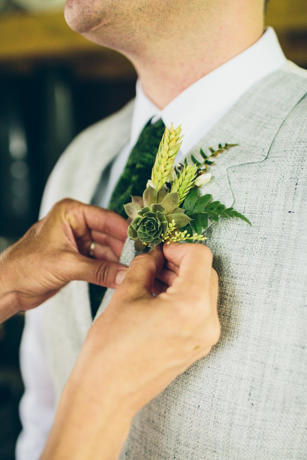 Boutonniere pinning