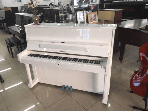 Pianoforte verticale bianco