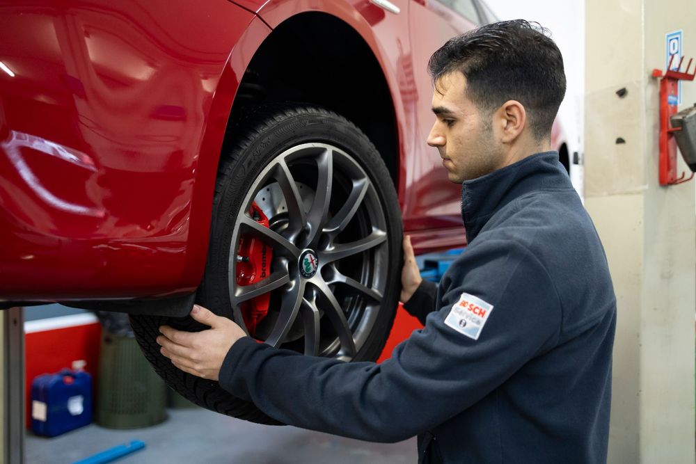 pneumatico sull'asfalto