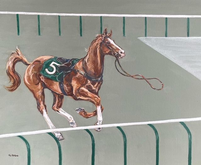 Horse in a race wearing a green saddlecloth with the number 5, running on a track with white lines.