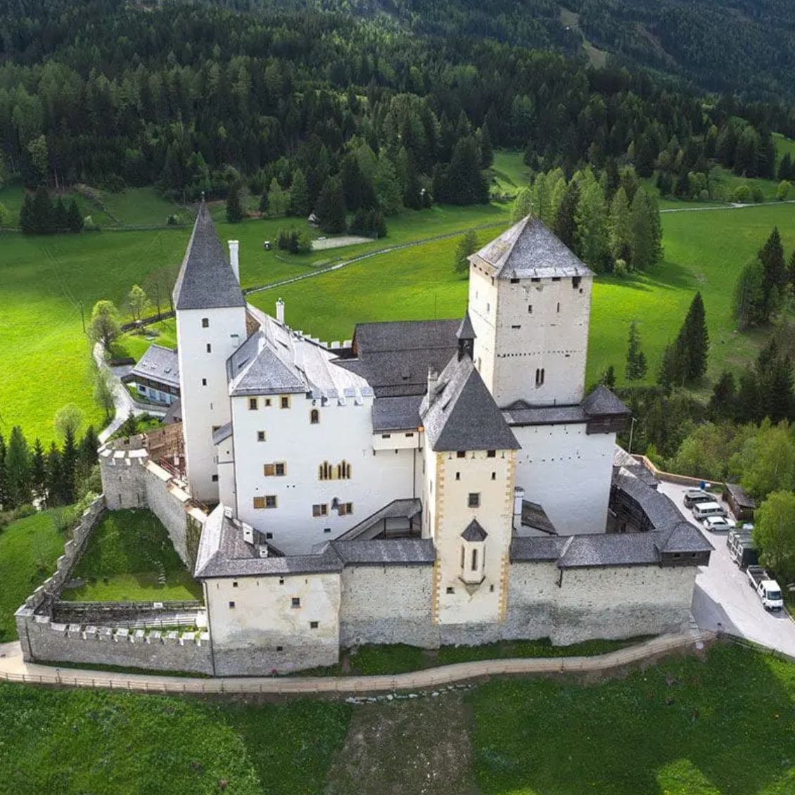 Salzburg Burgen & Schlösser Burg Mauterndorf