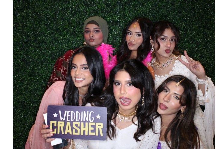 Creative Wedding Photo Booth Ideas