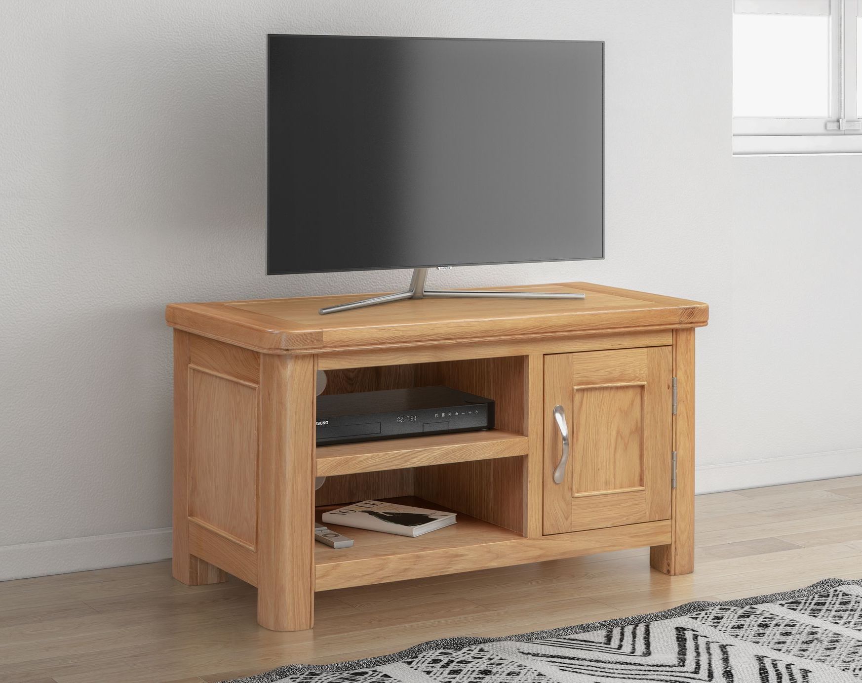 Chatsworth Oak TV Unit