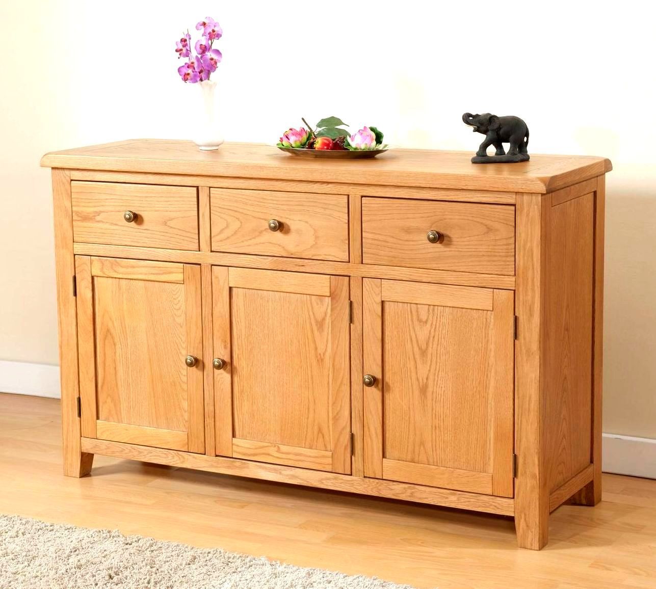 Shrewsbury Oak 3 Door Sideboard