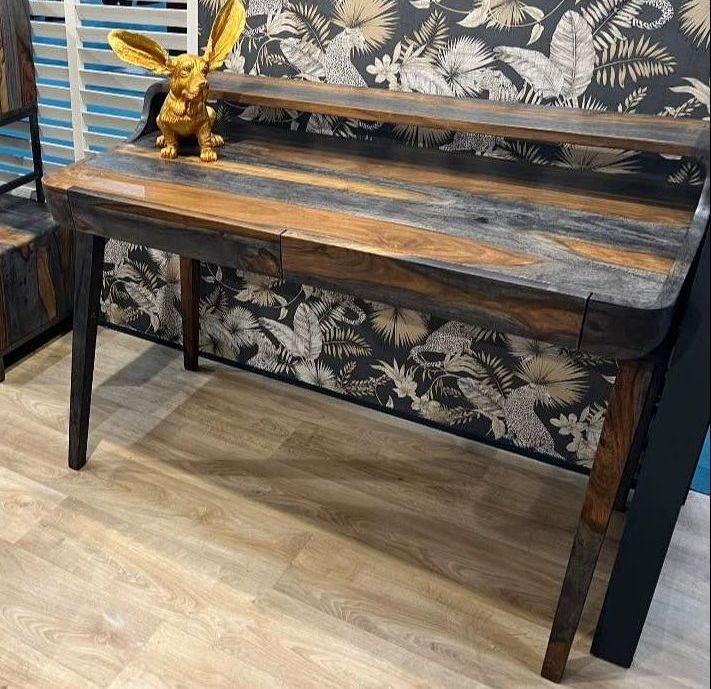 Goa Study Desk