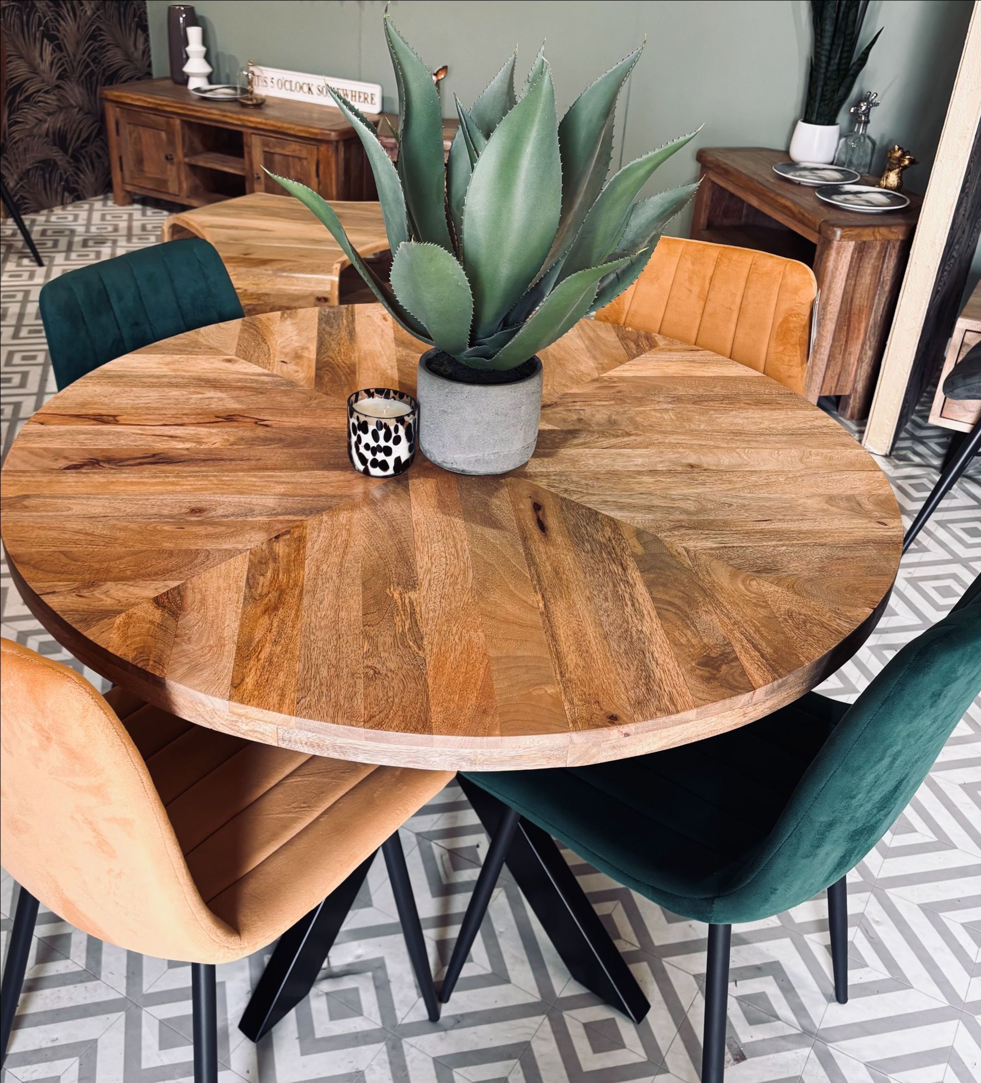 Rutland Mango Round Table