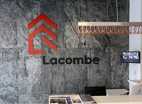 Groupe MD enseigne lettres découpées Lacombe