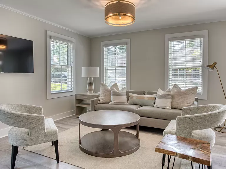 spacious living room at 58 howard st