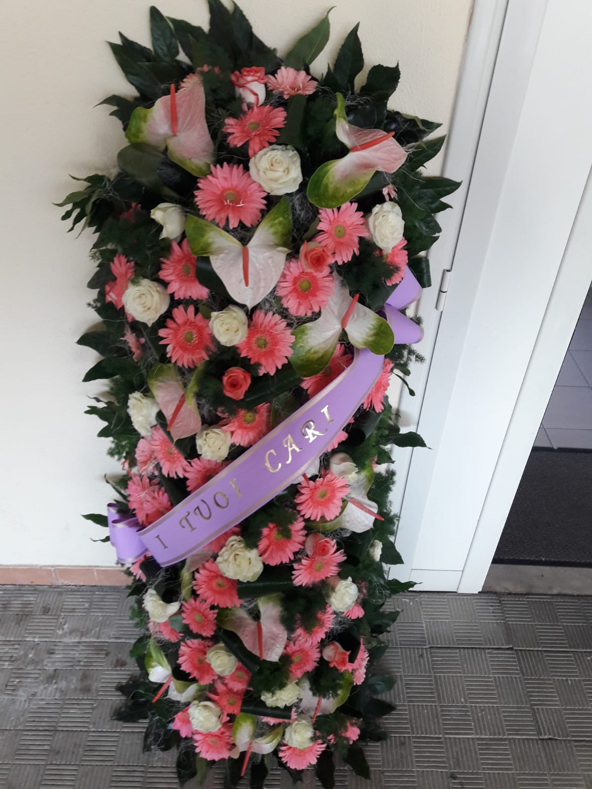 Composizione di fiori per funerale 13