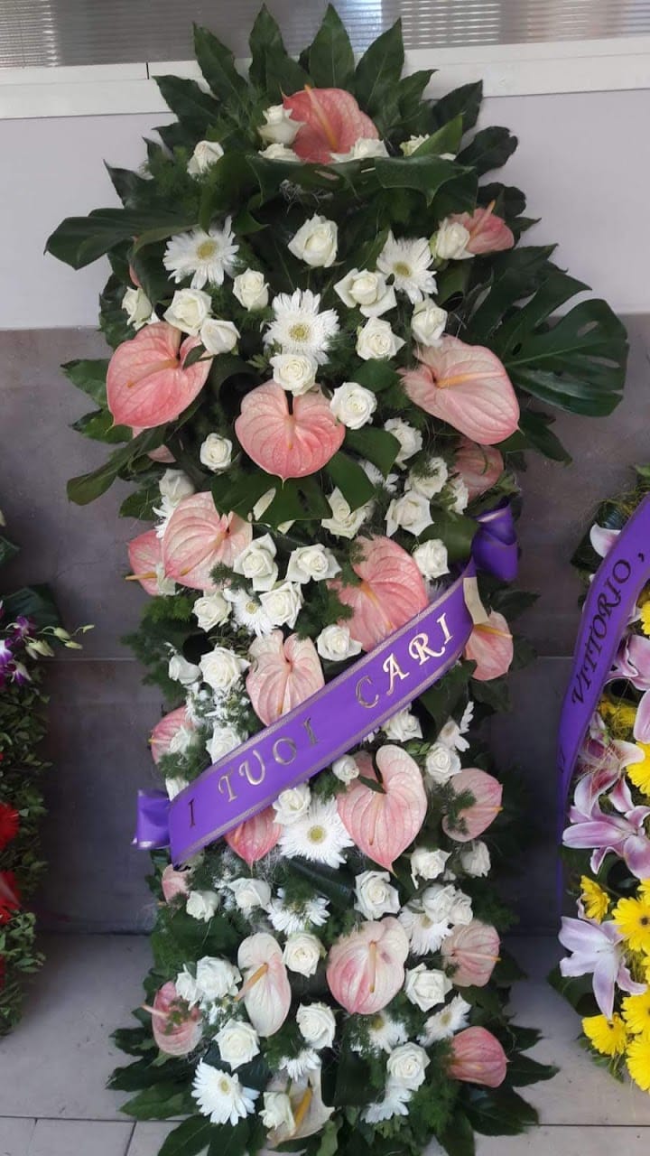 Composizione di fiori per funerale 12