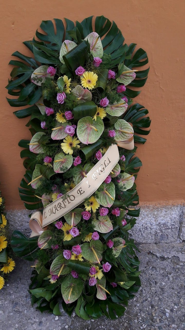 Composizione di fiori per funerale 6