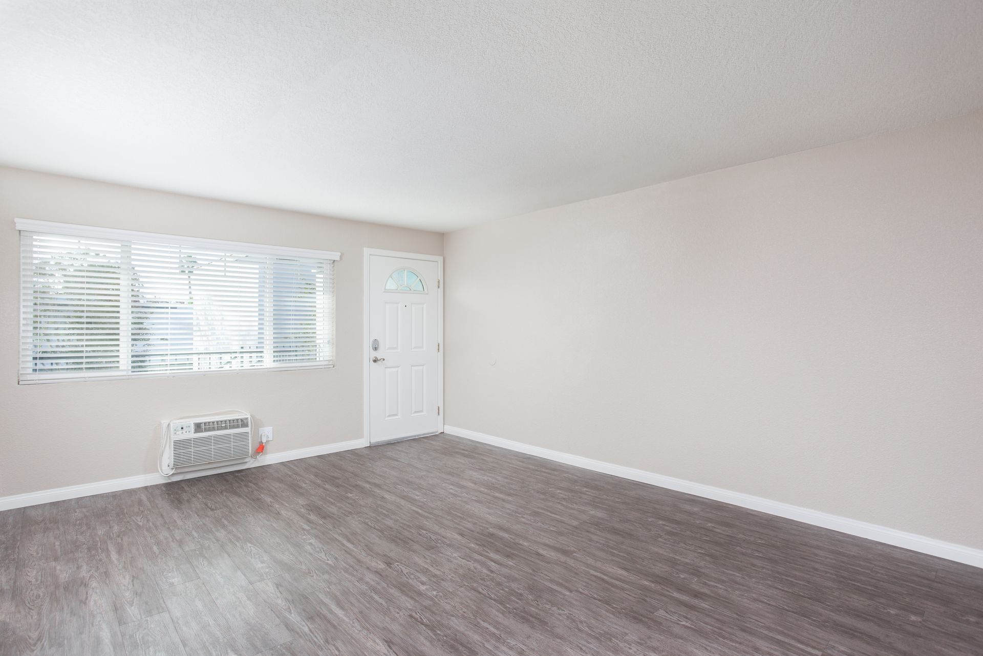 Villa Serrano unfurnished living room window