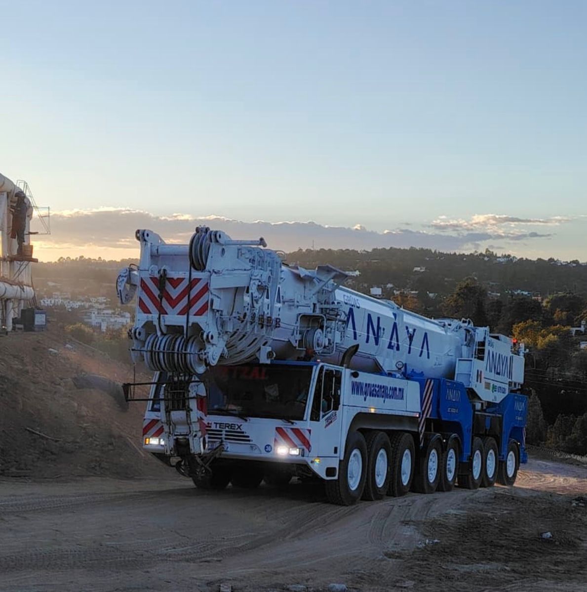 Grúas y Transportes Anaya