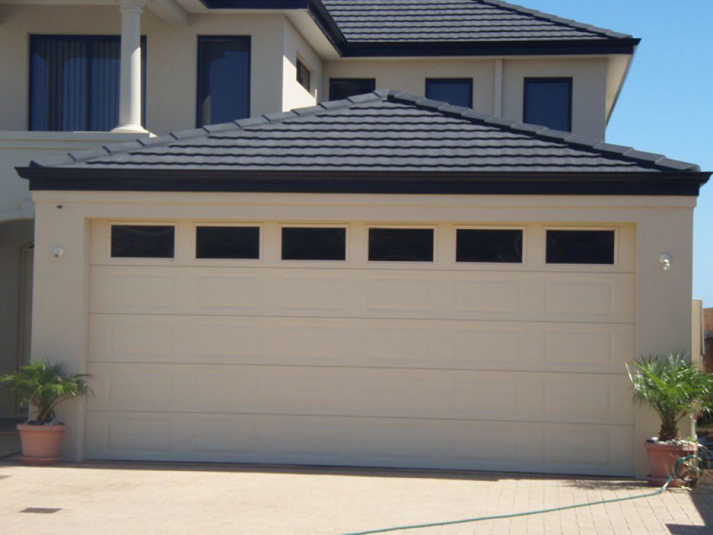 garage door with windows