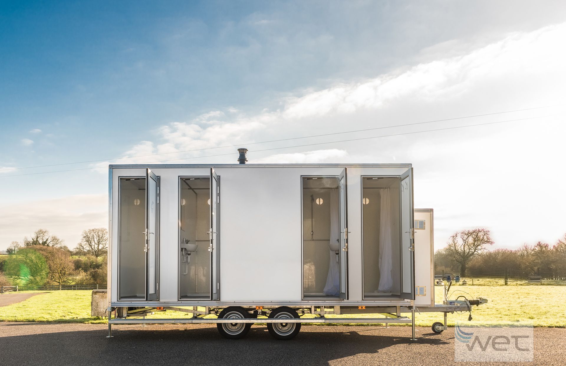 4 Bay luxury Shower Hire UK Wight Event Toilets