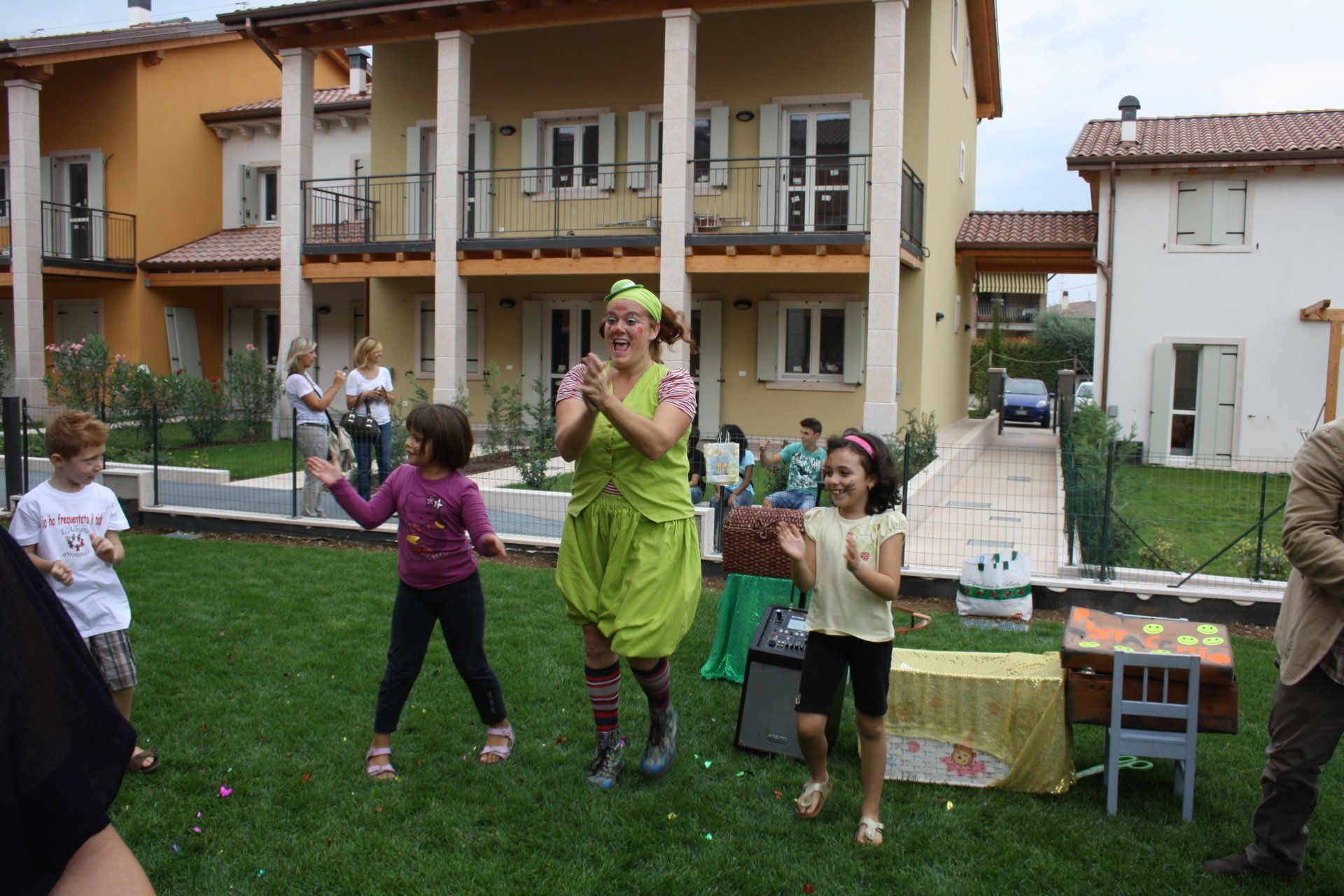 animatrice con bambini