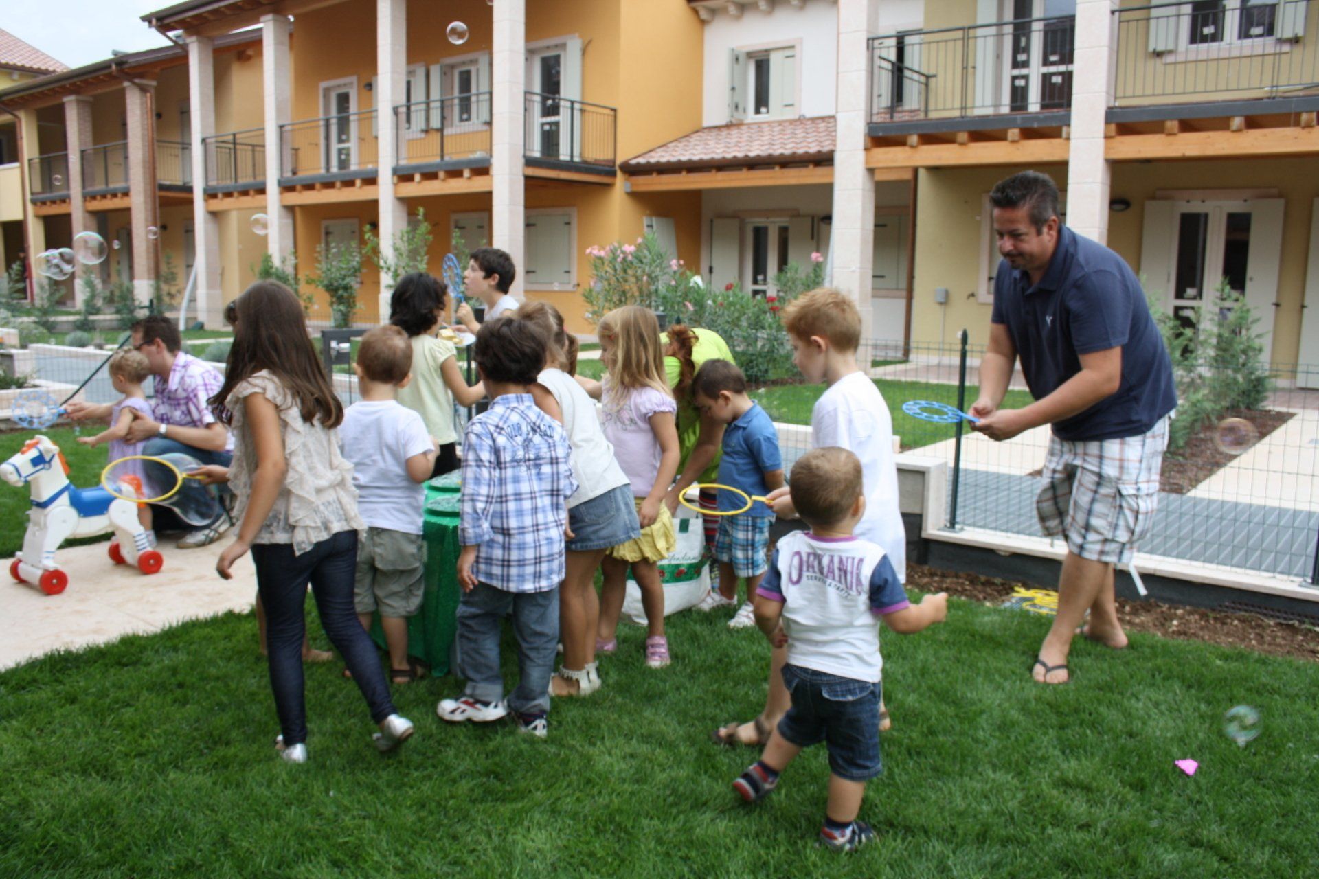 giochi per bambini in giardino
