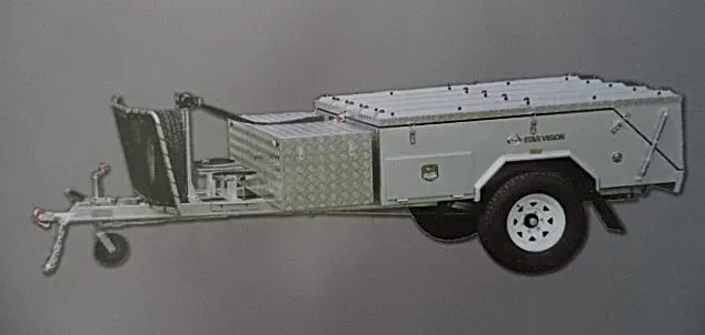 CAMPER TRAILER