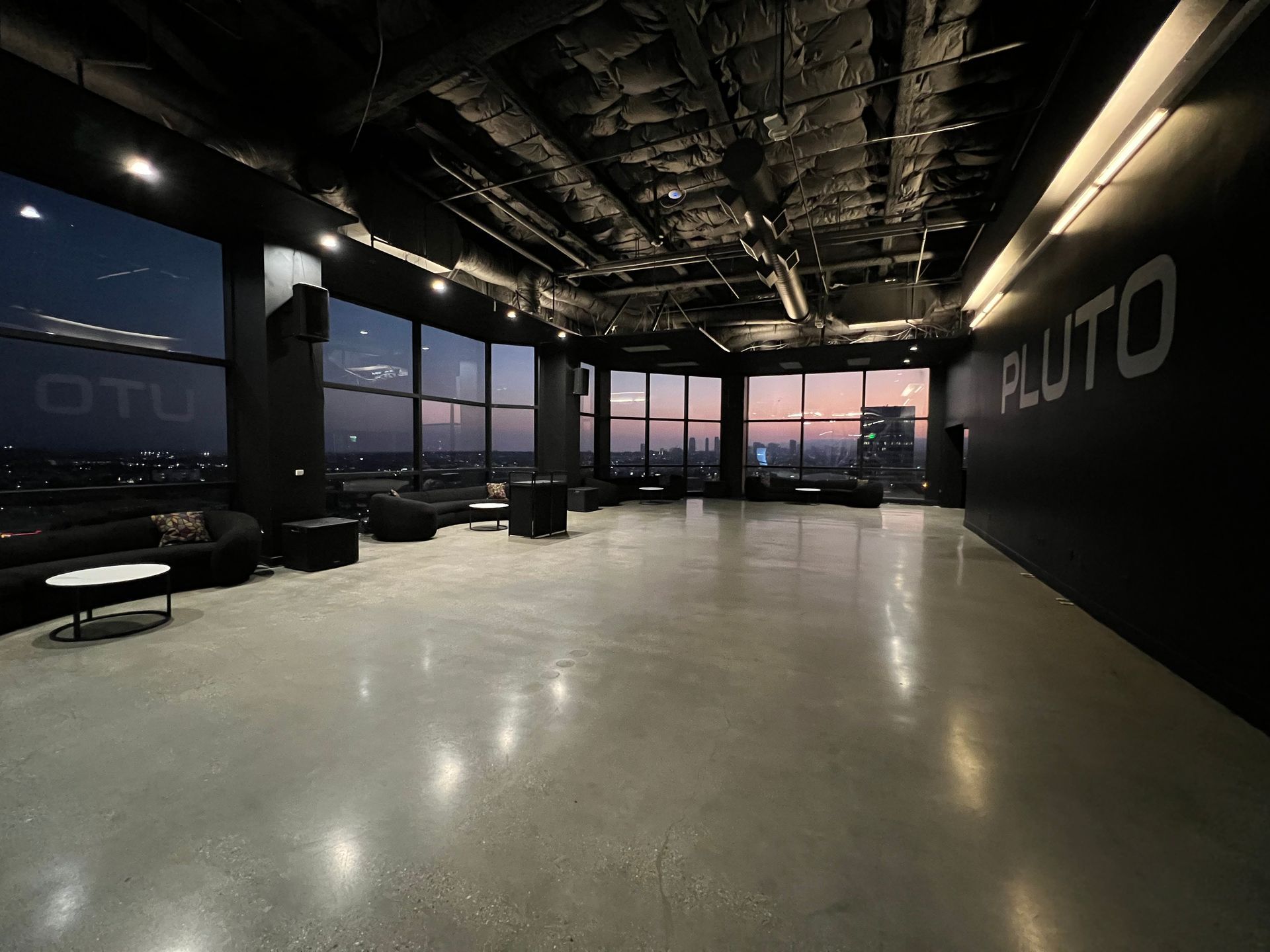 Picture of The Penthouse (Up to 40 Guests) - Rose's Luxury