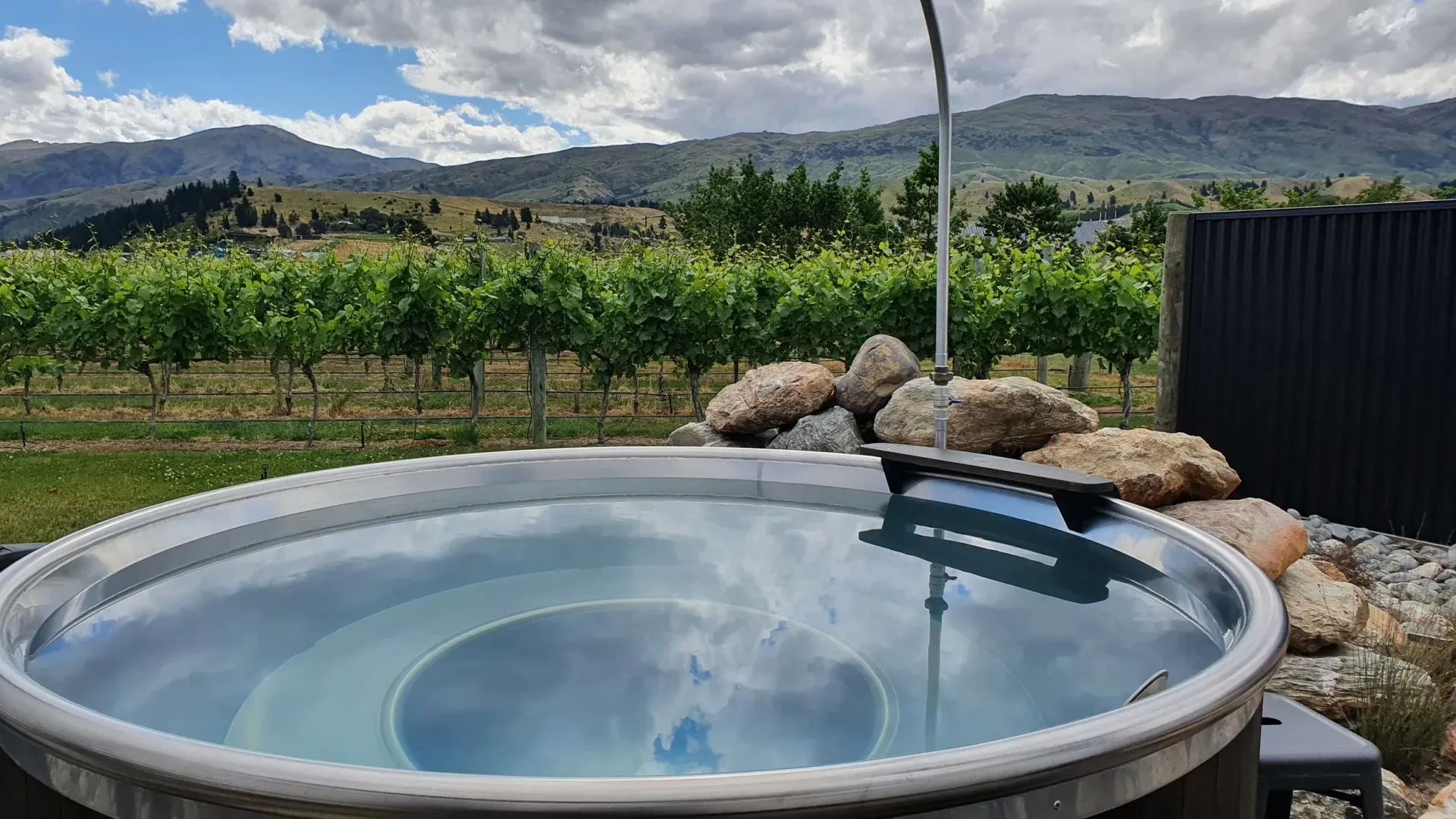 RIVER ROCK ESTATE HOT POOLS