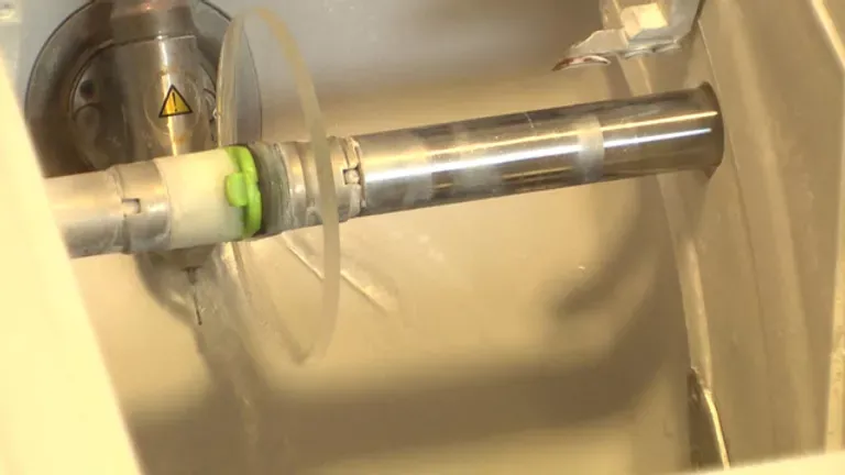 Montage des verres sur lunettes chez Gembloux Optique - Province de Namur - Opticien