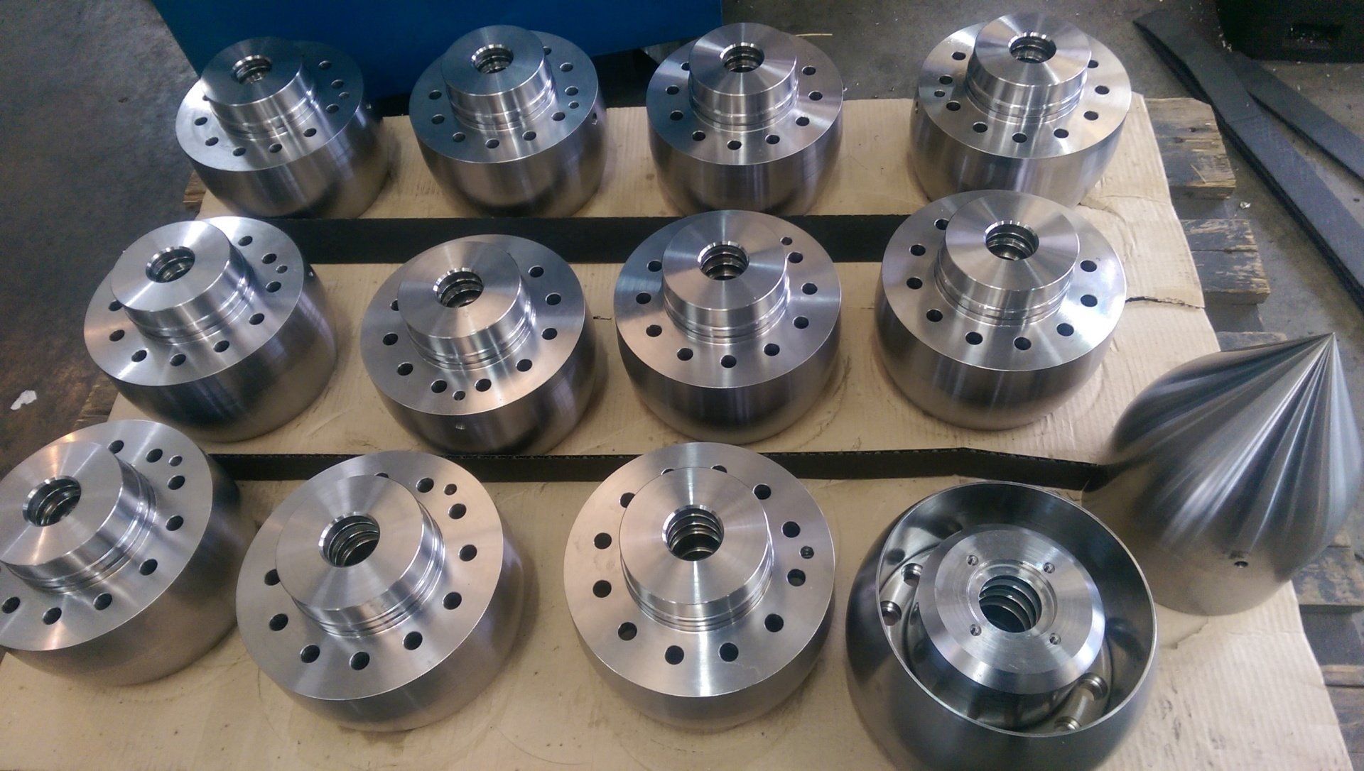 modelli in metallo circolari