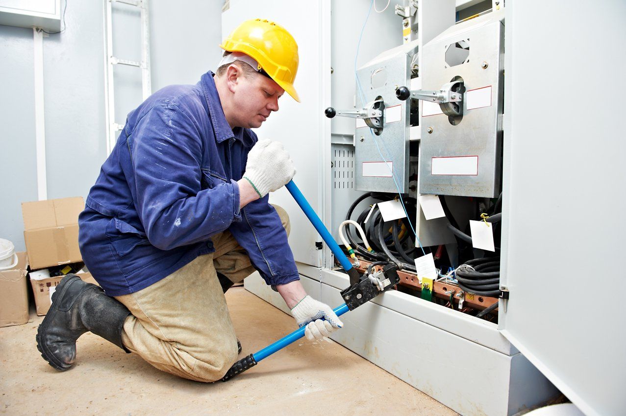 Electrician cable wiring crimping tool work