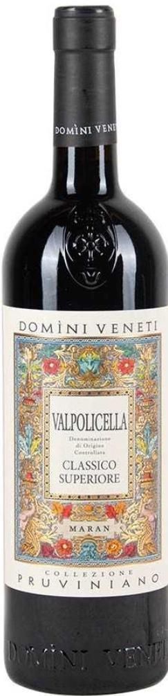 Bottiglia di vino Valpolicella Classico Domini Veneti. Etichetta con bordo decorato e testo in italiano. Bottiglia nera.