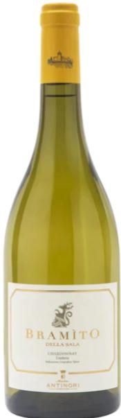 Bottiglia di vino bianco Bramito della Sala. Tappo giallo, etichetta bianca con finiture dorate, vetro verde.