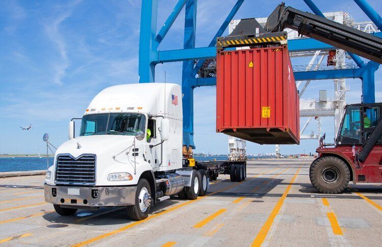 Putting Ocean Container on A Truck – PortVilla Rica, GA – SFC Intermodal