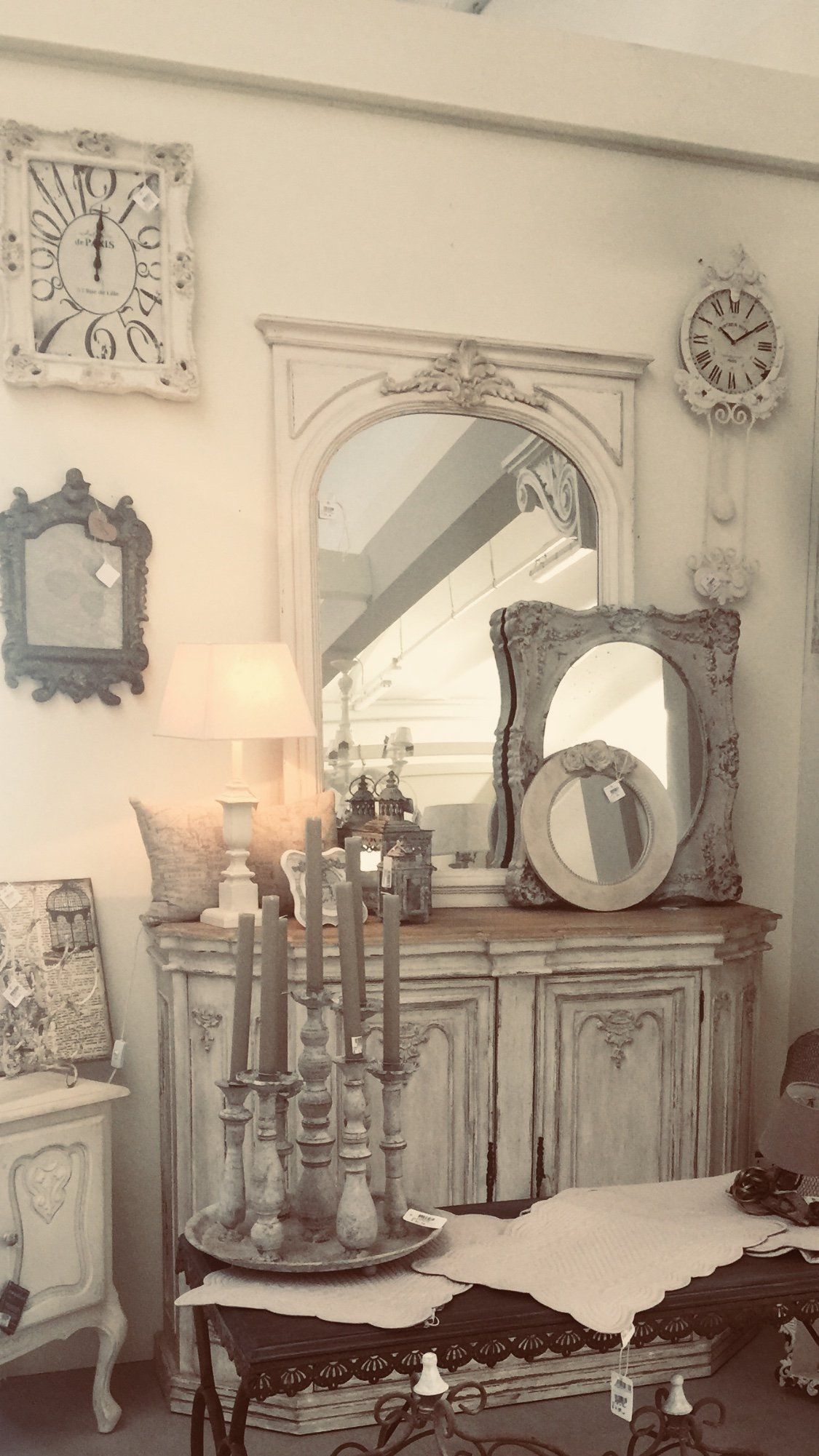 arredo classico in stile shabby romantico